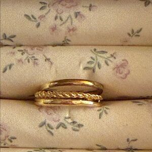 Elegant Gold-Tone Women's Ring Set